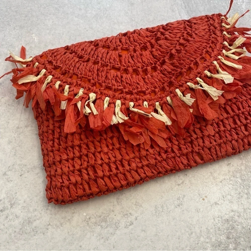 Unbranded || Straw /‎ Raffia Fringe Woven Clutch Red + Natural